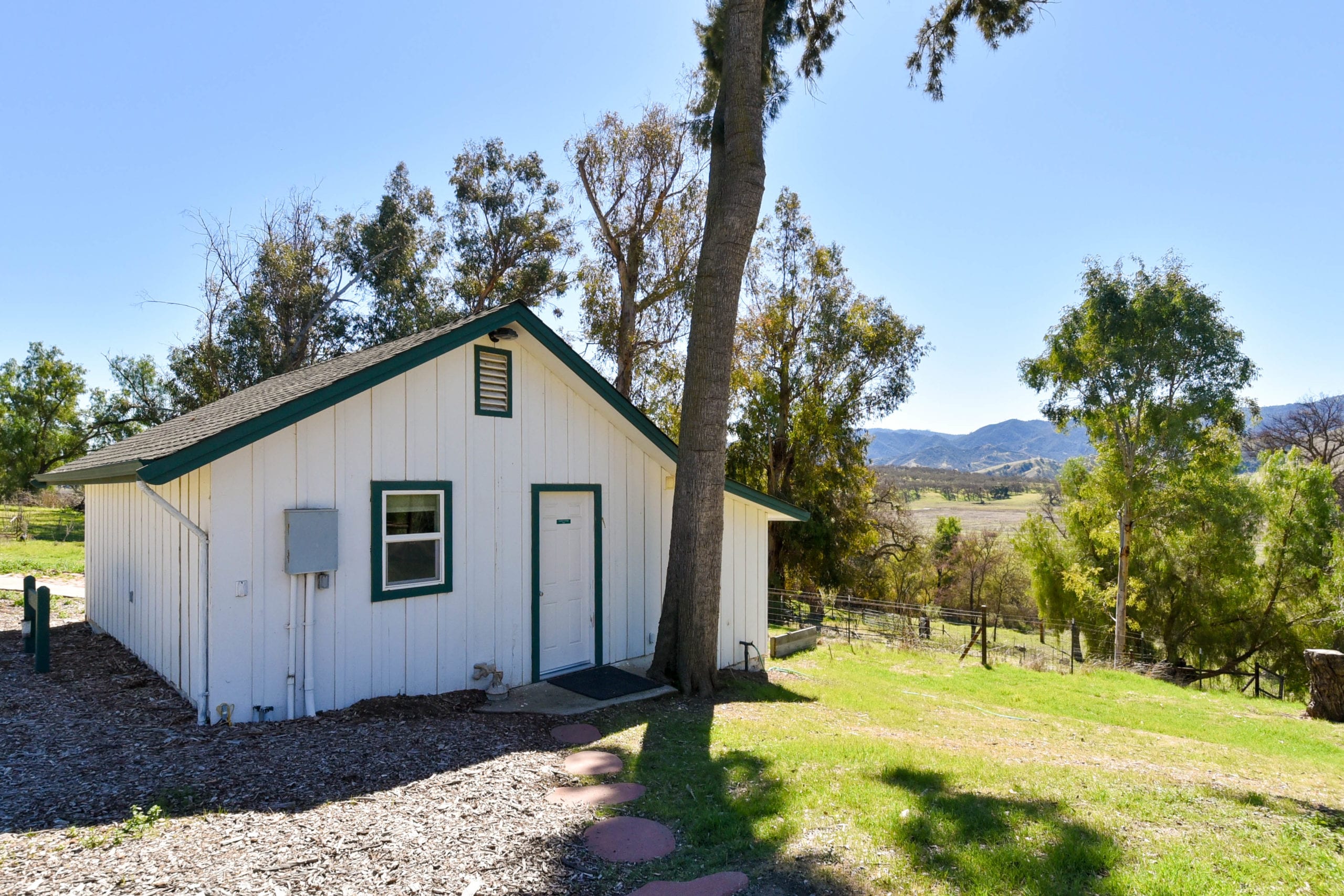 Rooms & Cottages - Paicines Ranch