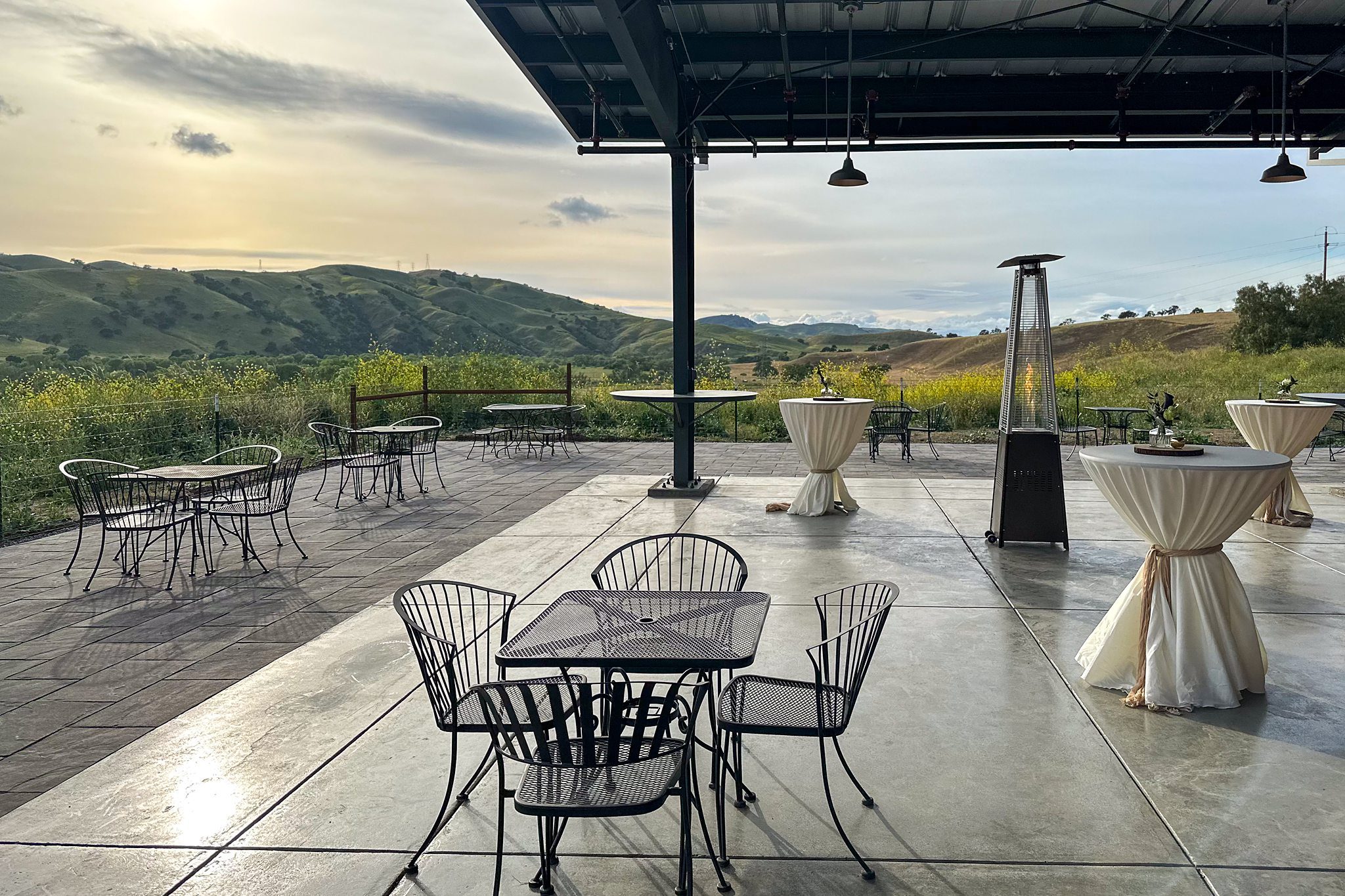 Overlook-Paicines-Ranch-patio
