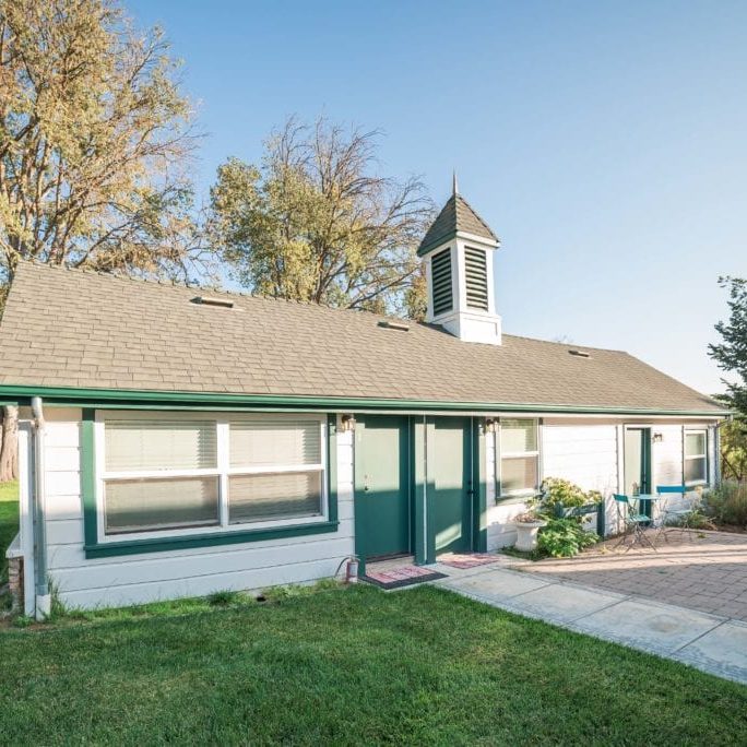 Guest Cottage Front